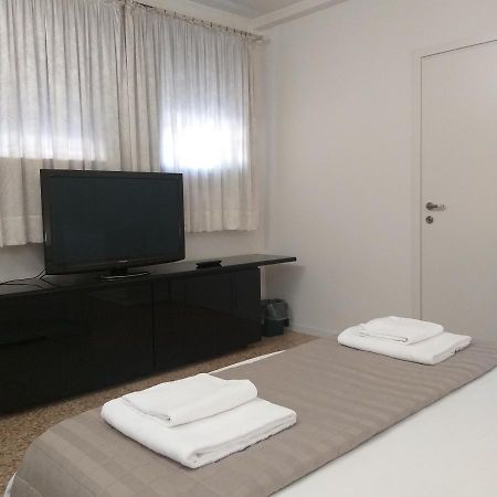 Locazione Turistica Gioia Bed & Breakfast Padova Bagian luar foto