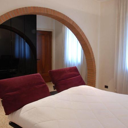Locazione Turistica Gioia Bed & Breakfast Padova Bagian luar foto