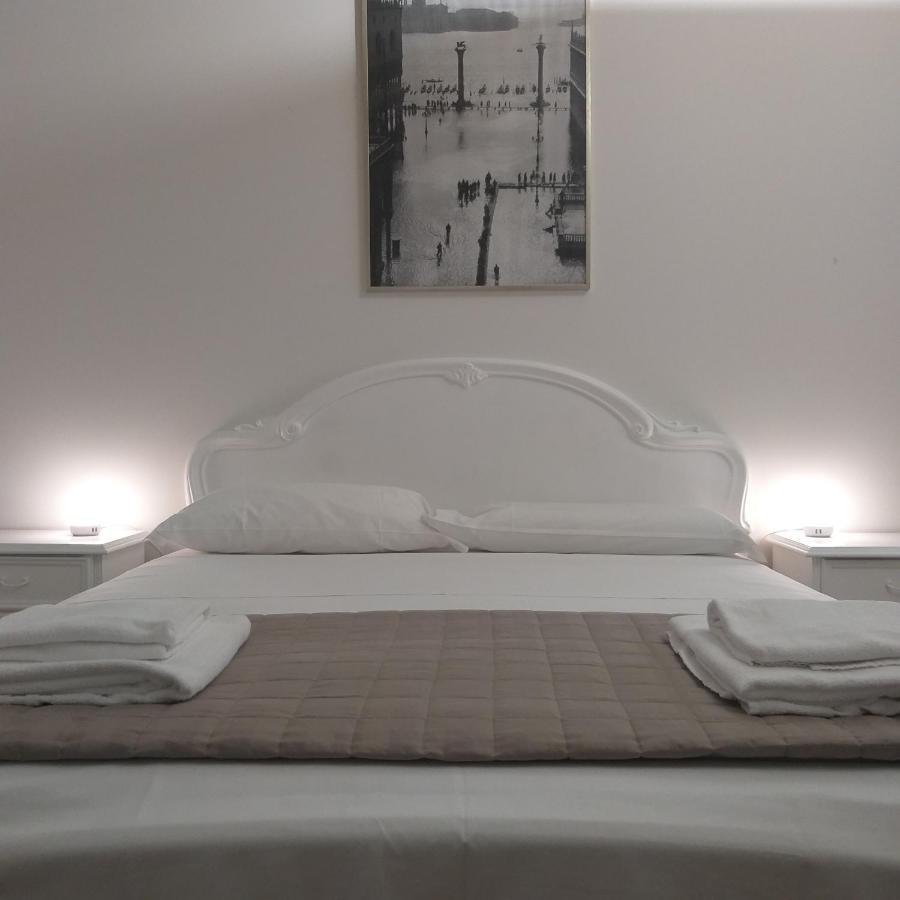 Locazione Turistica Gioia Bed & Breakfast Padova Bagian luar foto