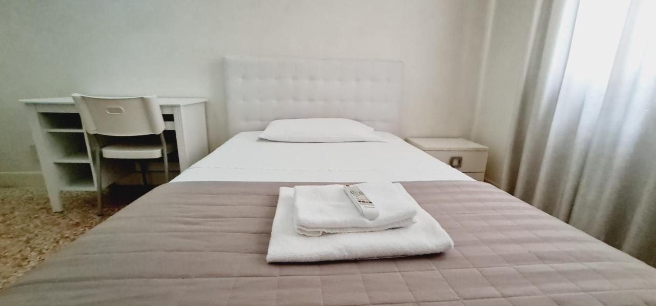 Locazione Turistica Gioia Bed & Breakfast Padova Bagian luar foto