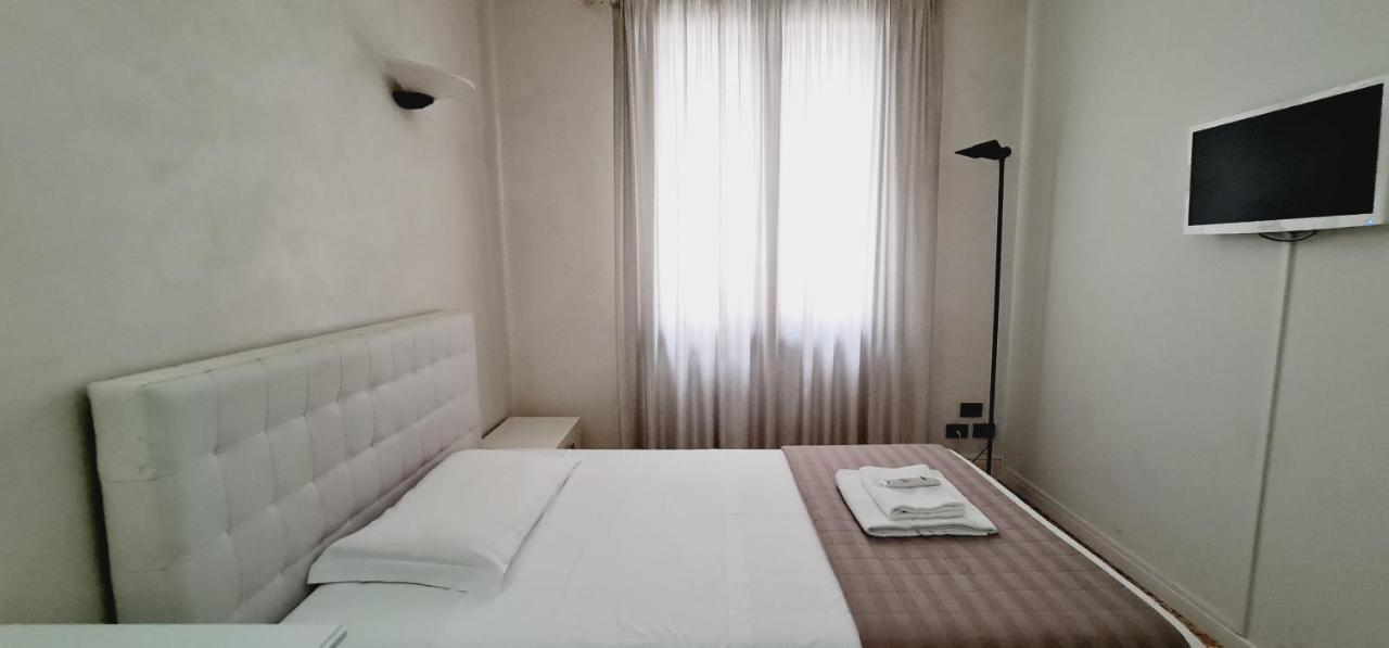 Locazione Turistica Gioia Bed & Breakfast Padova Bagian luar foto