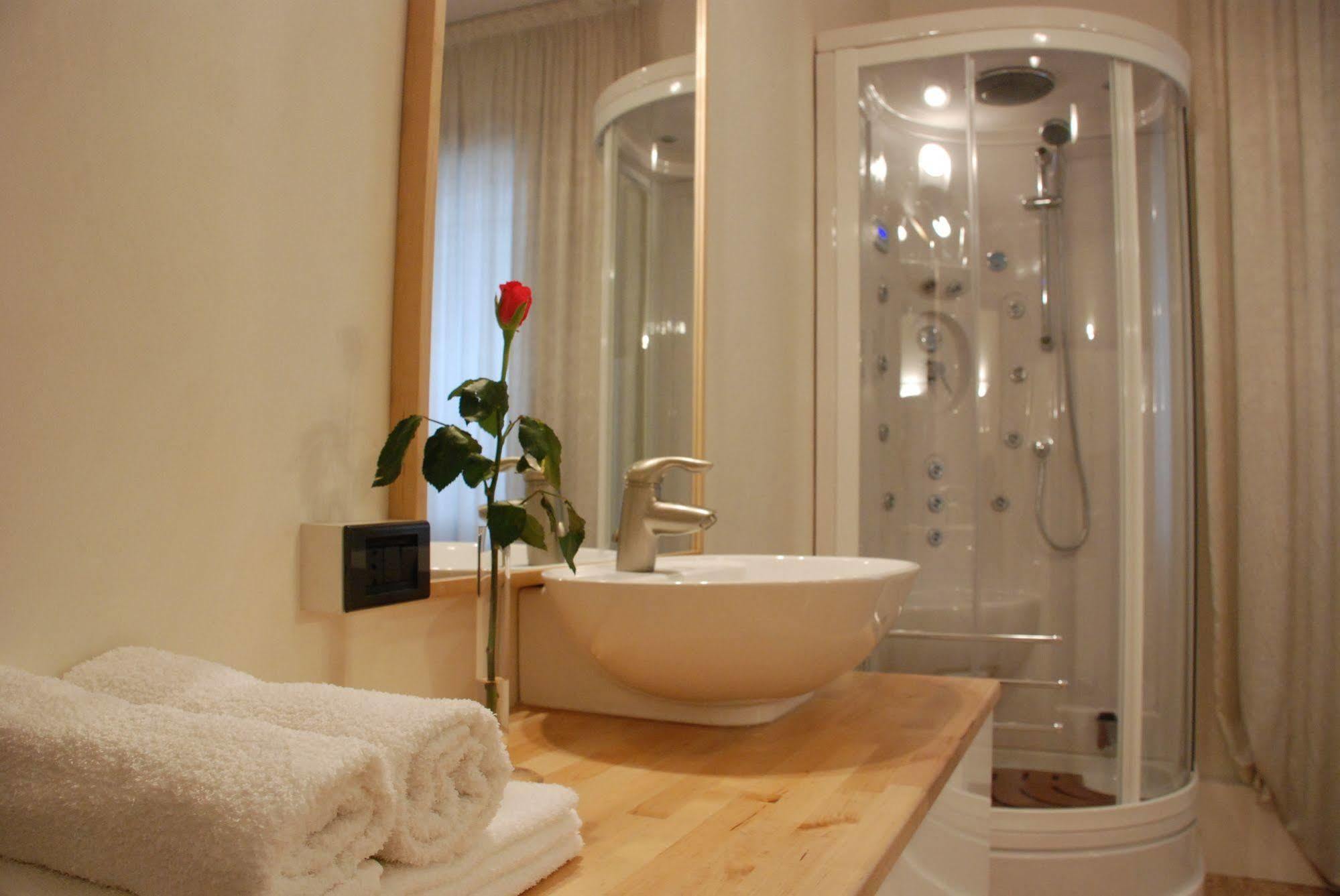 Locazione Turistica Gioia Bed & Breakfast Padova Bagian luar foto