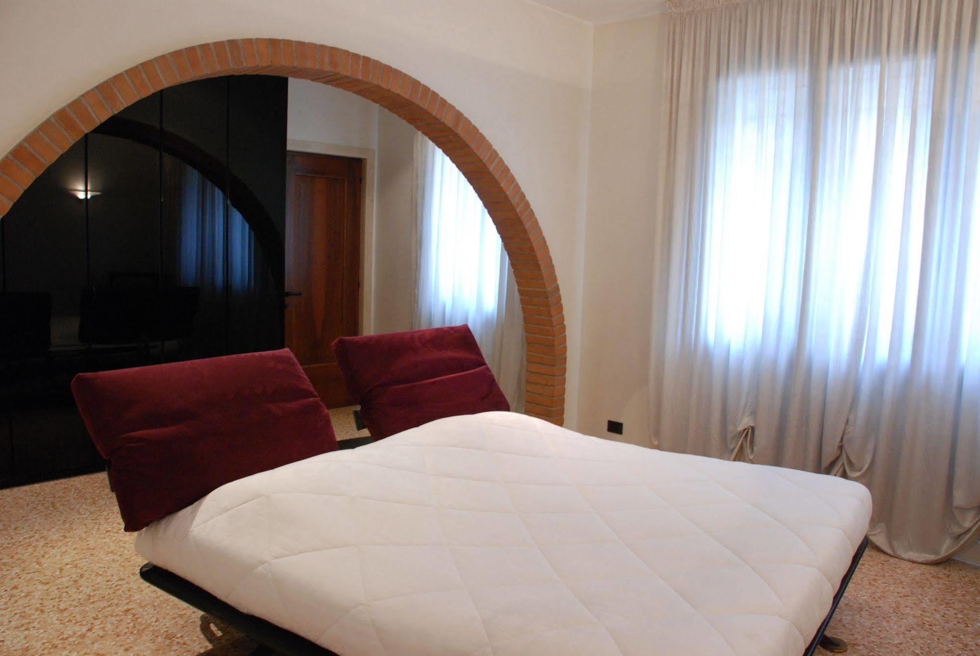 Locazione Turistica Gioia Bed & Breakfast Padova Bagian luar foto