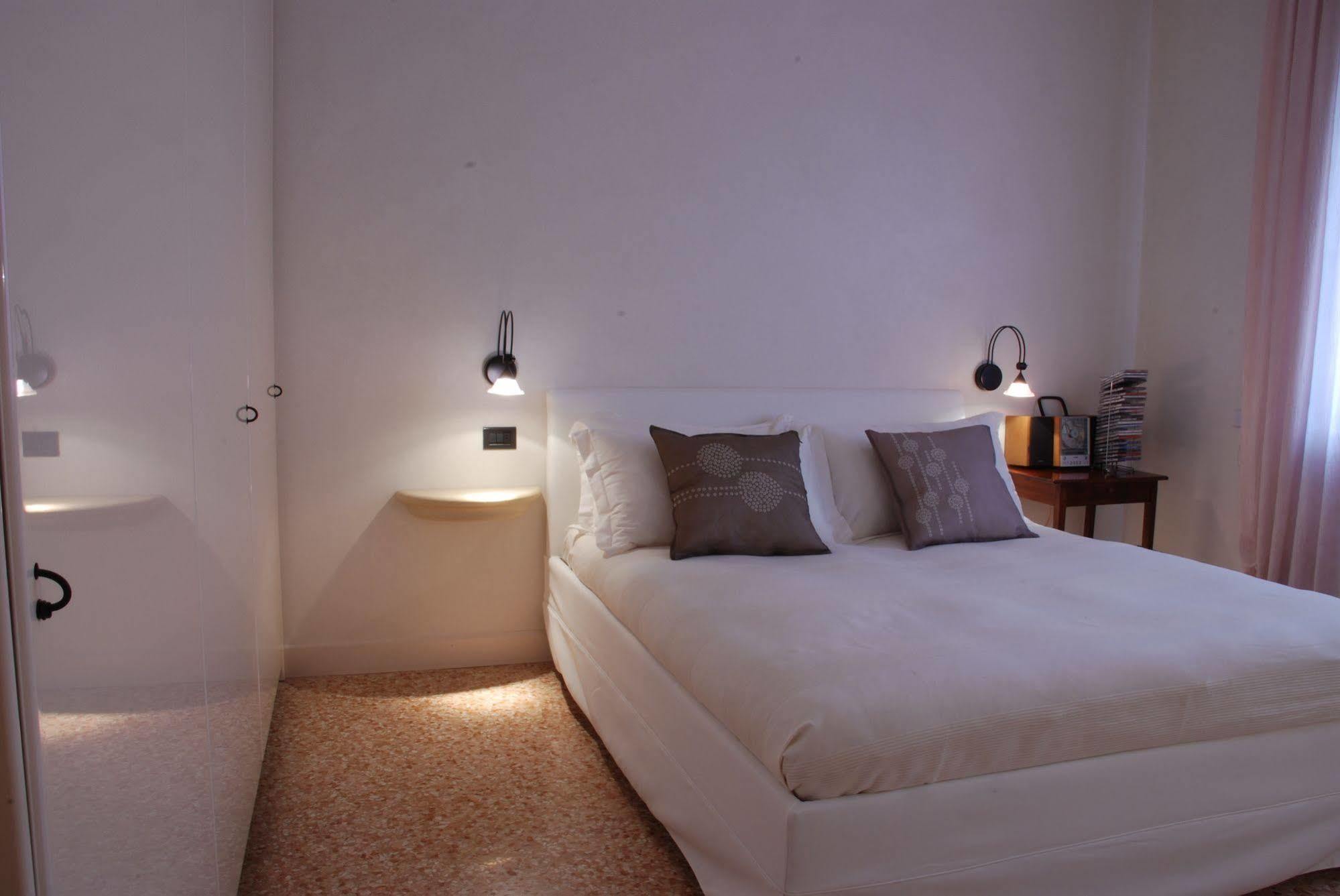 Locazione Turistica Gioia Bed & Breakfast Padova Bagian luar foto