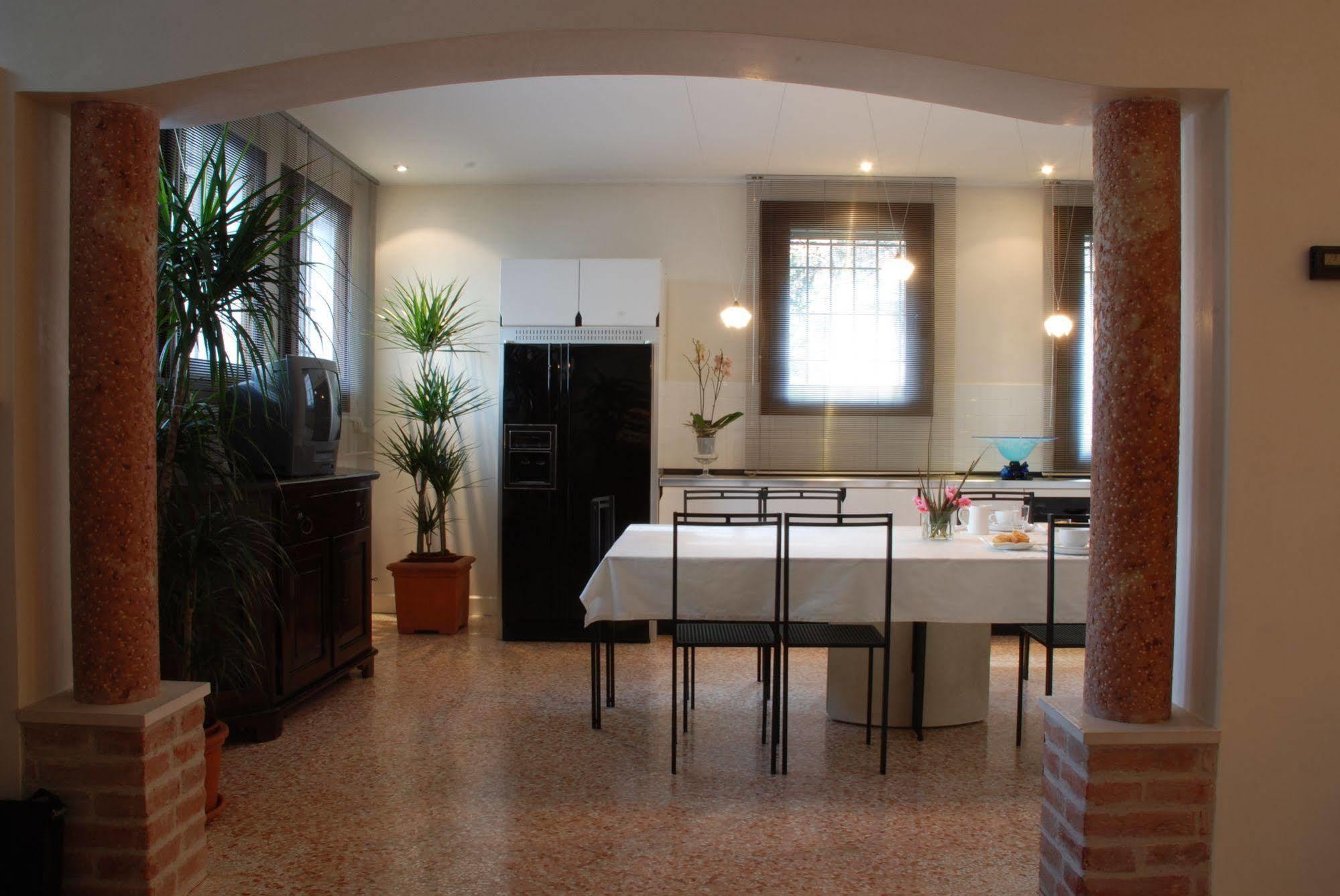 Locazione Turistica Gioia Bed & Breakfast Padova Bagian luar foto