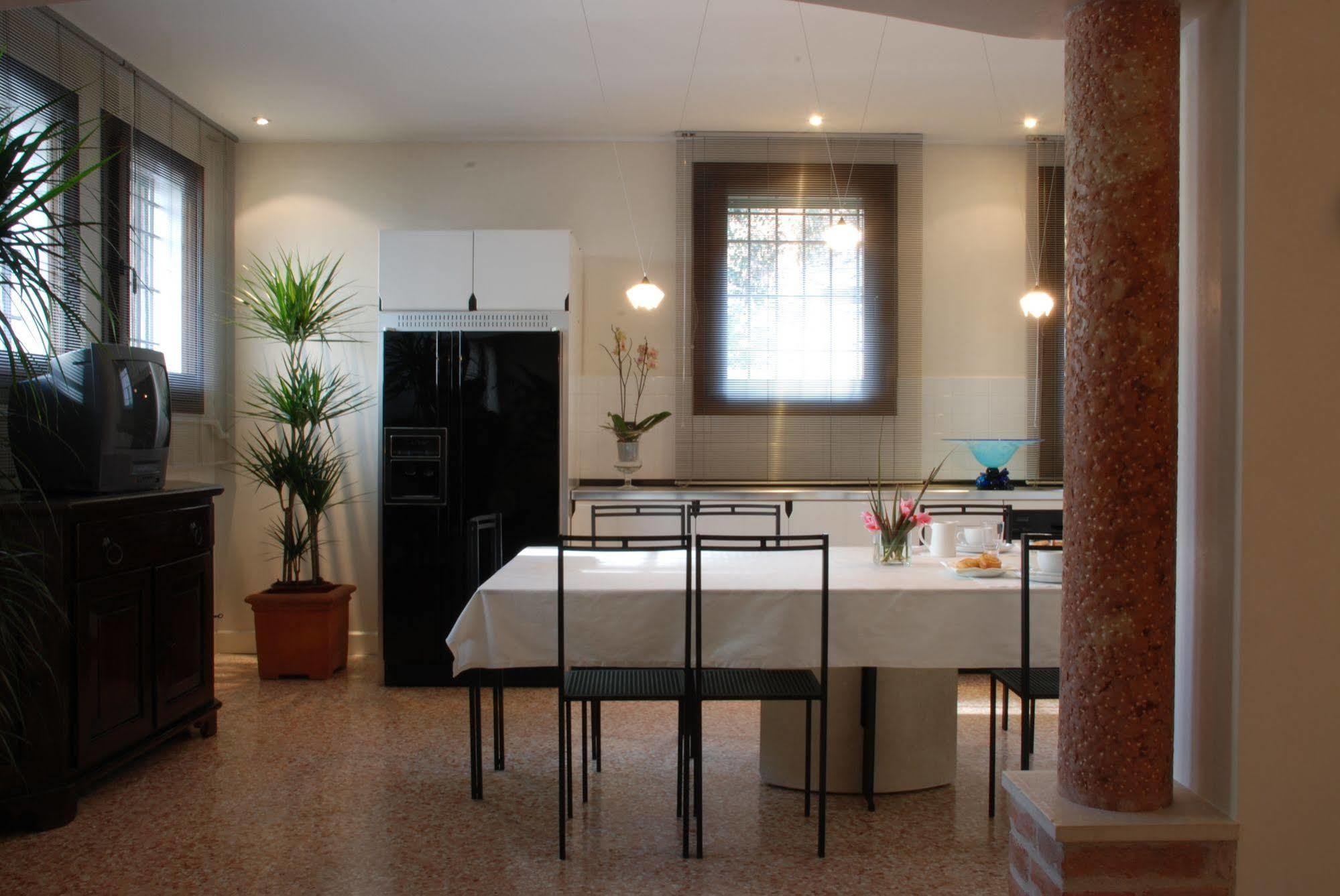 Locazione Turistica Gioia Bed & Breakfast Padova Bagian luar foto